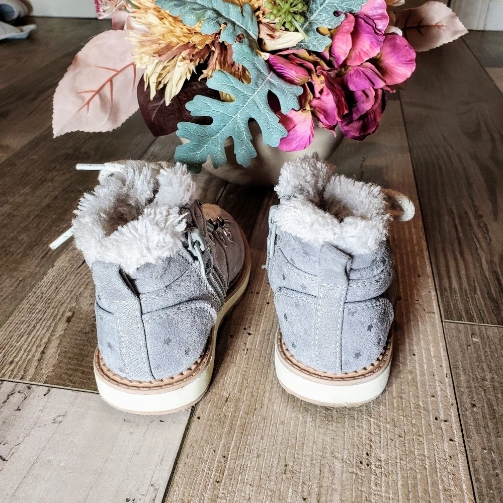 Cat & Jack Toddler Girl’s Boots Reed Lace-Up Fleece Lined Winter Fashion Size 5
